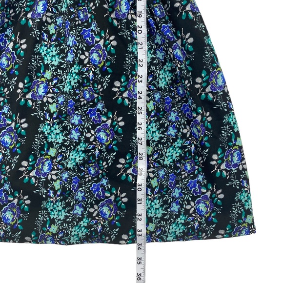 Charlotte Russe Floral V Neck Dress Lace Detail Size Small - Picture 15 of 16